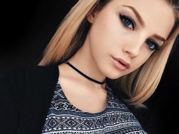 beautiful-students-260924-260924-049