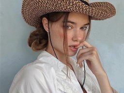 beautiful-students-260924-260924-049