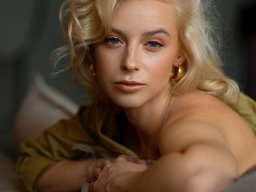beautiful-students-260924-260924-049