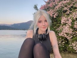 beautiful-students-260924-260924-053