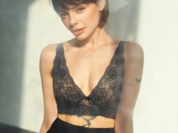 beautiful-students-260924-260924-056
