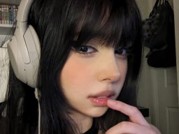 beautiful-students-260924-260924-057