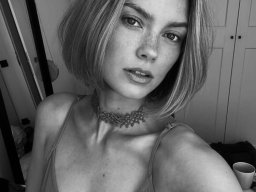 beautiful-students-260924-260924-057