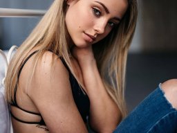 beautiful-students-260924-260924-057