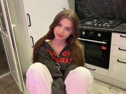 beautiful-students-260924-260924-059