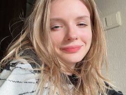 beautiful-students-260924-260924-061
