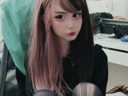 beautiful-students-260924-260924-067