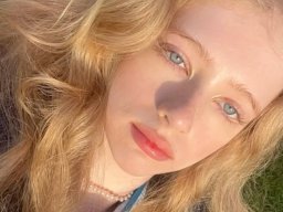 beautiful-students-260924-260924-067