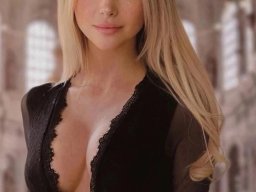 beautiful-students-260924-260924-068