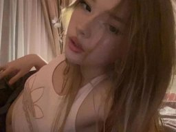 beautiful-students-260924-260924-069