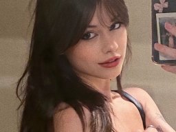 beautiful-students-260924-260924-069
