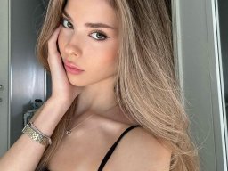beautiful-students-260924-260924-069