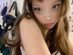 beautiful-students-260924-260924-069