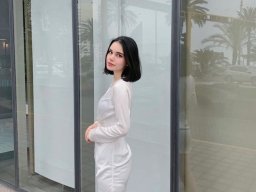 beautiful-students-260924-260924-072