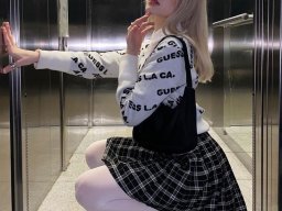 beautiful-students-260924-260924-073