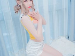 beautiful-students-260924-260924-074