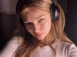 beautiful-students-260924-260924-075