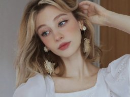 beautiful-students-260924-260924-075