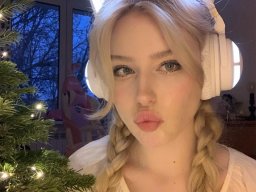 beautiful-students-260924-260924-076