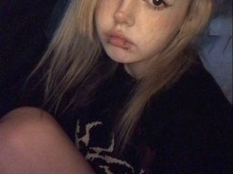 beautiful-students-260924-260924-077