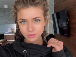 beautiful-students-260924-260924-077