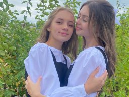 beautiful-students-260924-260924-077