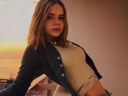 beautiful-students-260924-260924-077