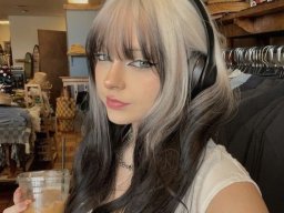 beautiful-students-260924-260924-077