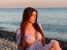 beautiful-students-260924-260924-077