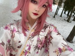 beautiful-students-260924-260924-077