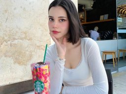 beautiful-students-260924-260924-078