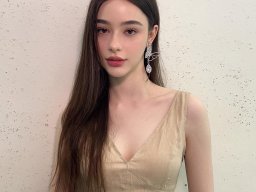 beautiful-students-260924-260924-078