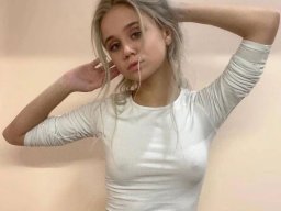 beautiful-students-260924-260924-078