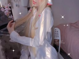 beautiful-students-260924-260924-079
