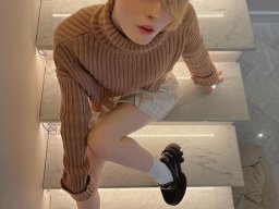 beautiful-students-260924-260924-079