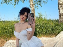 beautiful-students-260924-260924-079