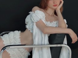 beautiful-students-260924-260924-079