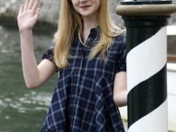 beautiful-students-260924-260924-079