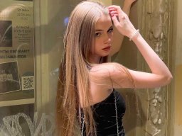 beautiful-students-260924-260924-079