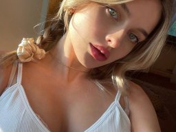 beautiful-students-260924-260924-079