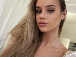 beautiful-students-260924-260924-080