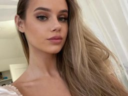 beautiful-students-260924-260924-081