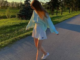 beautiful-students-260924-260924-081