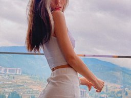 beautiful-students-260924-260924-081