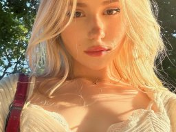 beautiful-students-260924-260924-081