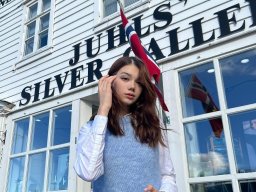 beautiful-students-260924-260924-082