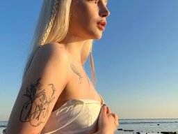 beautiful-students-260924-260924-082