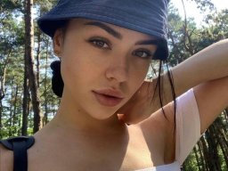 beautiful-students-260924-260924-083