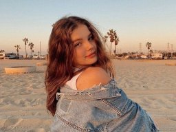 beautiful-students-260924-260924-083