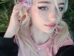beautiful-students-260924-260924-083